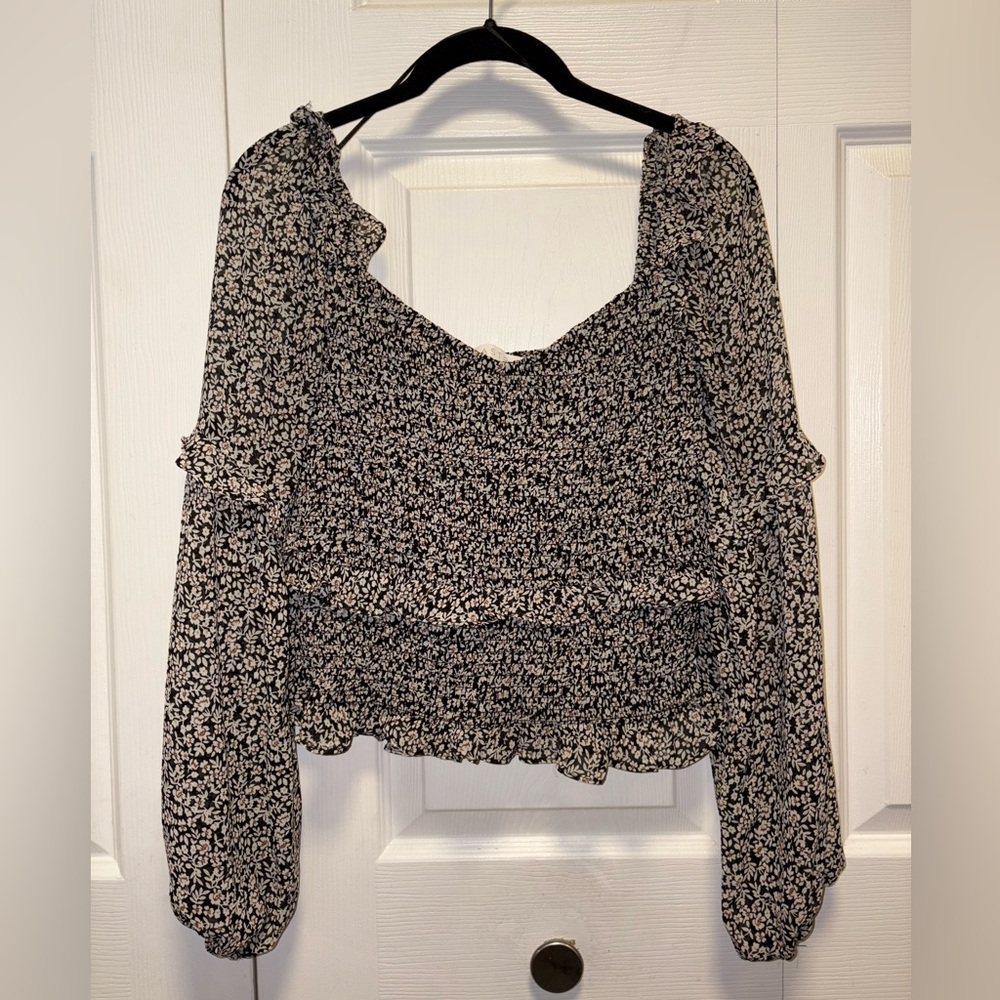 ASTR the Label black multi floral long sleeve smocked top. Size Small. EUC!!